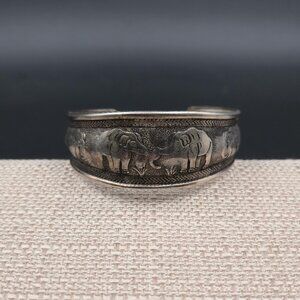 8 Inch Elephant Animal Nature Cuff Bracelet B1116